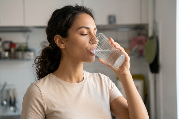 <h4>Chaque gorgée compte.</h4><h2>Votre eau, votre santé, notre priorité.</h2>